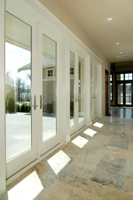 Eagle Shores, Lot 2: Window-lined interior passage