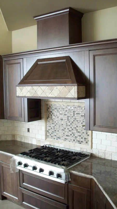 Eagle Shores, Lot 3: Angled vertical view of the range and hood