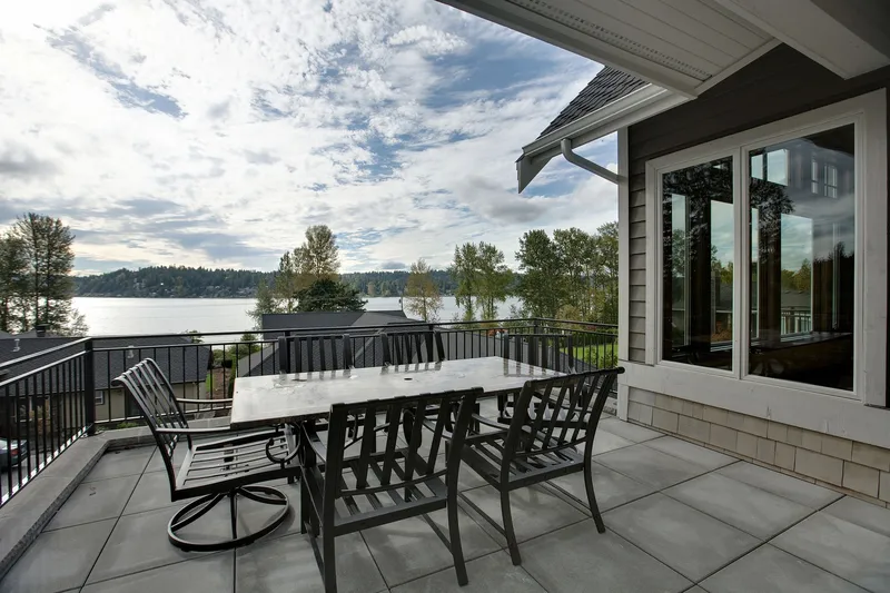 Eagle Shores, Lot 3: Deck dining area overlooking the lake