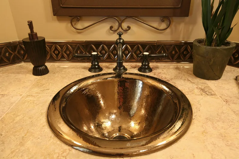 Eagle Shores, Lot 3: Close view of the metal basin and countertop