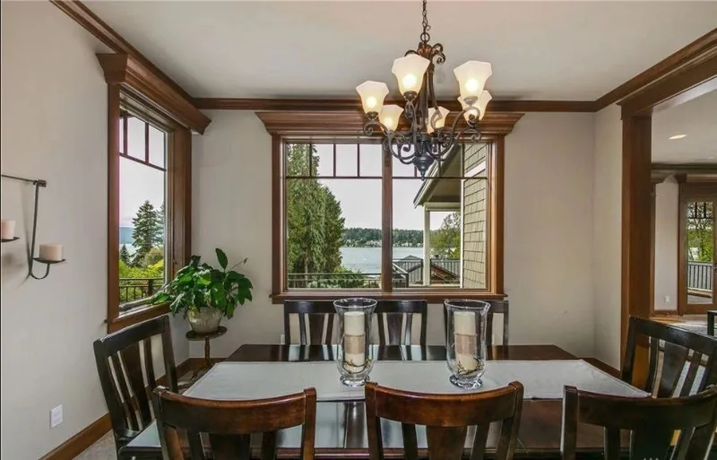 Eagle Shores, Lot 4: Dining area beside corner windows