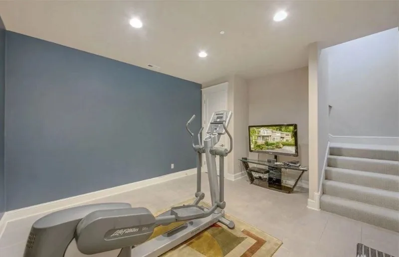Eagle Shores, Lot 4: Exercise area beside the stairs