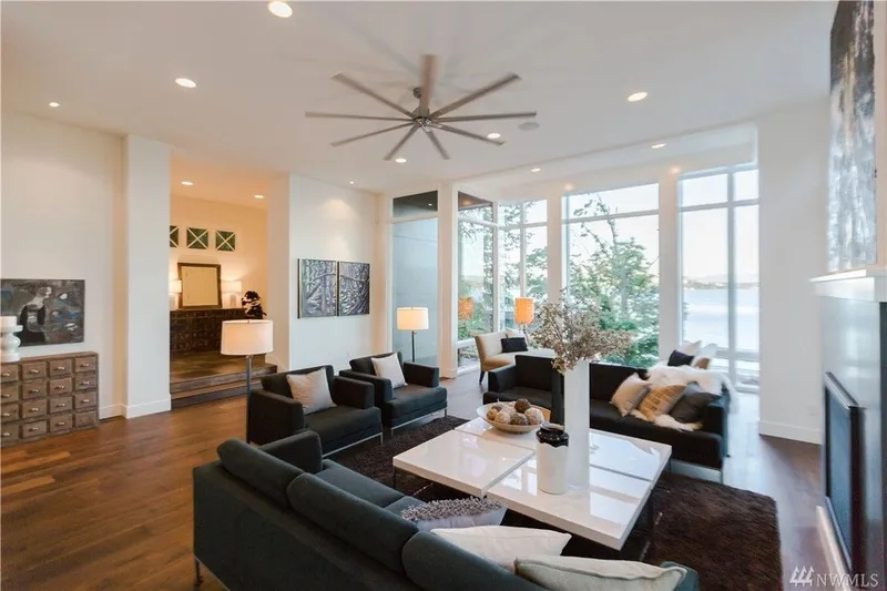Lake Washington, Madrona: Living room with broad windows and lake views