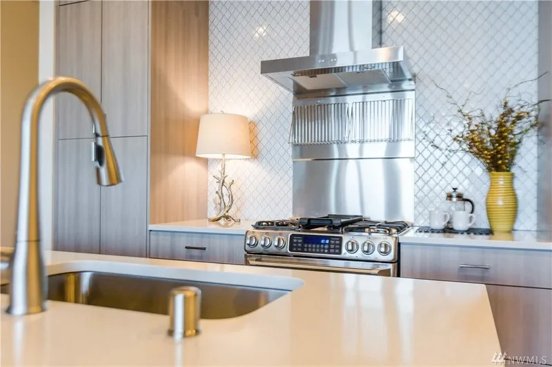 Lake Washington, Madrona: Kitchen counter and range detail