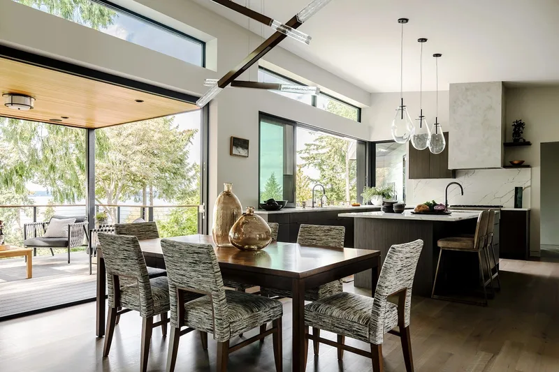 Mercer Island, indoor-outdoor: Dining room and adjoining kitchen