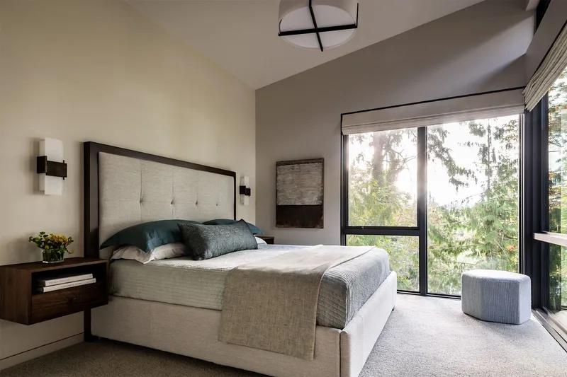 Mercer Island, indoor-outdoor: Alternate bedroom view toward the corner windows