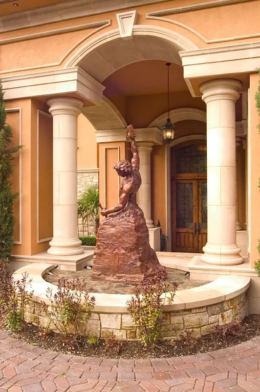 Mercer Island waterfront: Sculpture fountain framed by the entrance columns