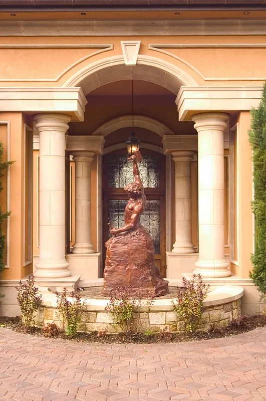 Mercer Island waterfront: Front fountain and arched entrance