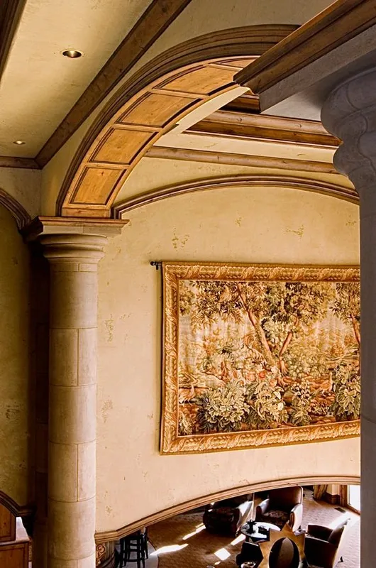 Mercer Island waterfront: Decorative arch and artwork at the upper landing