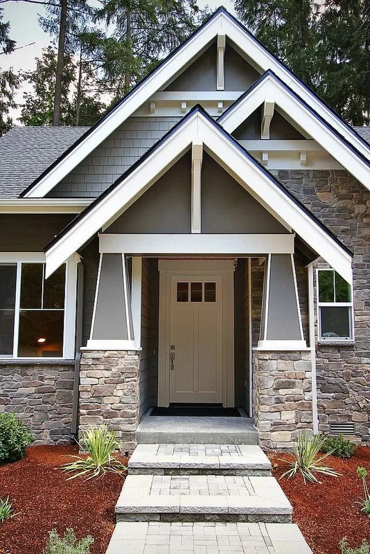 Redmond: Covered front entry and stone accents